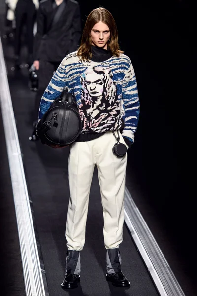 Look 46